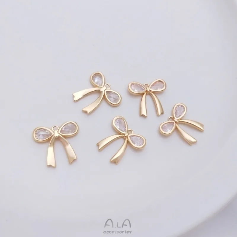 Color Retention 14K Gold Plated Bow Pendant Inlaid with Water Drop Zircon, DIY Charm for Necklace, Bracelet, Earrings & Ear Clip
Color Retention 14K Gold Plated Bow Pendant Inlaid with Water Drop Zircon, DIY Charm for Necklace, Bracelet, Earrings & Ear Clip