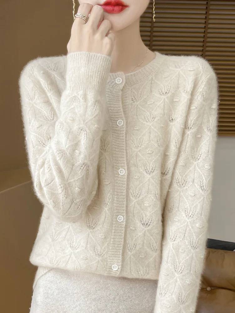 2024 New Spring and Autumn Coat Wool Cardigan Women's Western Style Outer Wear Hollow out Sweater round Neck Short Coat
2024 New Spring and Autumn Coat Wool Cardigan Women's Western Style Outer Wear Hollow out Sweater round Neck Short Coat
