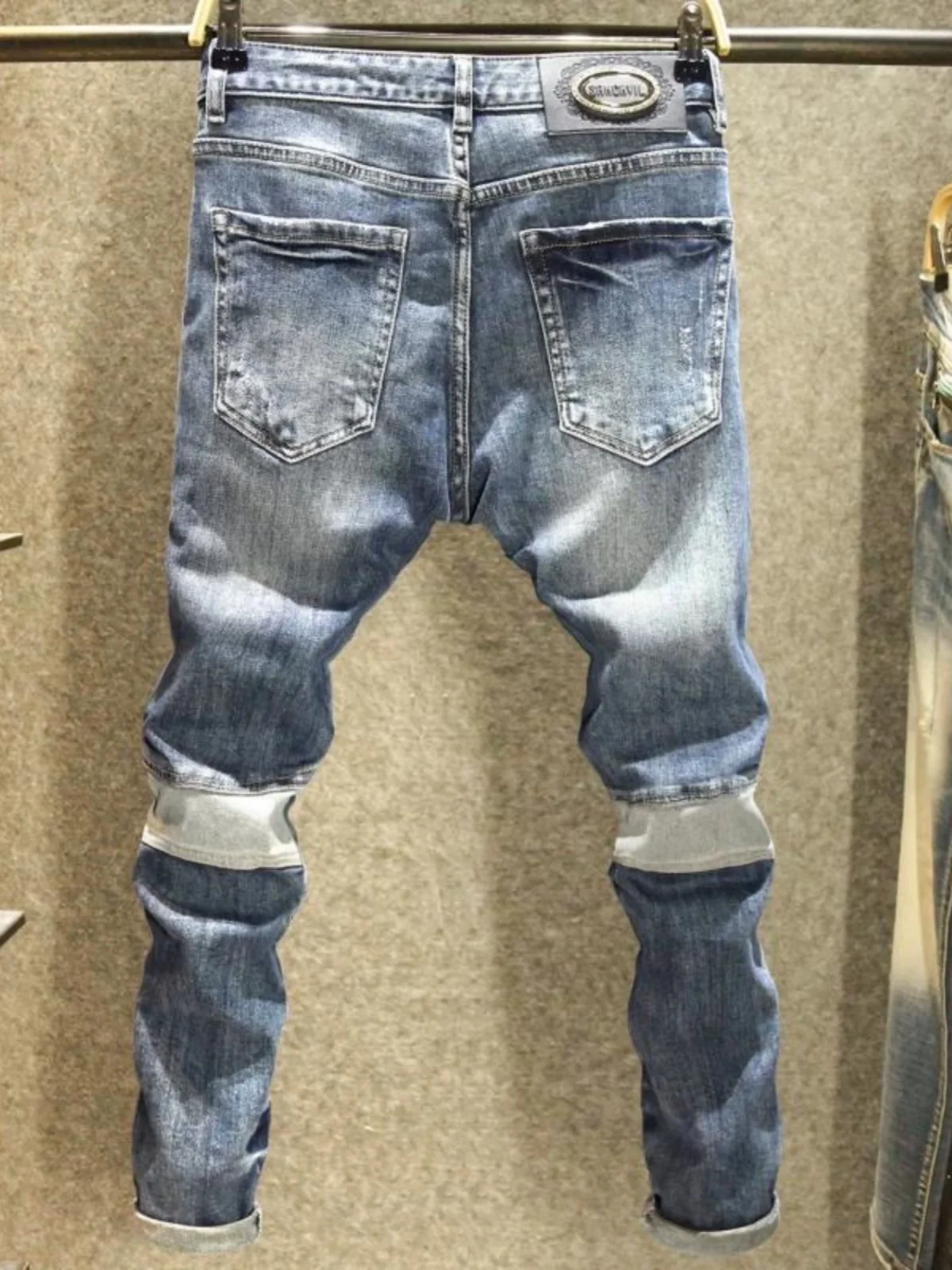 Новинка 2024, модная рабочая одежда, джинсы, мужские облегающие джинсы, уличный тренд, индивидуальные лоскутные длинные брюки, повседневные длинные брюки со средней талией на молнии
Новинка 2024, модная рабочая одежда, джинсы, мужские облегающие джинсы, уличный тренд, индивидуальные лоскутные длинные брюки, повседневные длинные брюки со средней талией на молнии