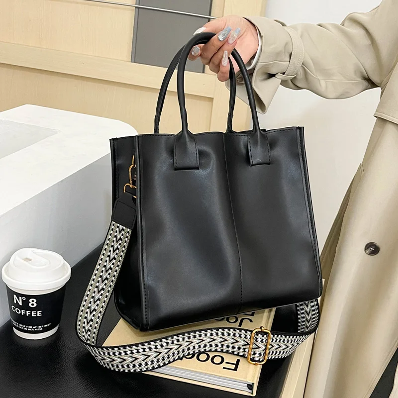 Black Tote Bag For Women Fashion Wide Strap Shoulder Handbag High Quality Pu Leather Bag Coffee Brown Female Brand Commute Bag
Black Tote Bag For Women Fashion Wide Strap Shoulder Handbag High Quality Pu Leather Bag Coffee Brown Female Brand Commute Bag