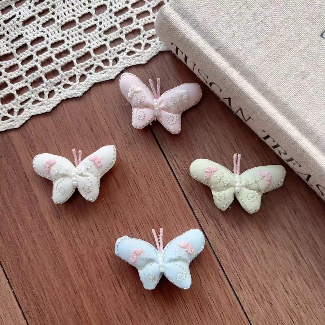 Cute Butterfly Bow Embroidery Patch for Doll Garment Shoes Floral Accessory DIY Handmade Spring Summer
Cute Butterfly Bow Embroidery Patch for Doll Garment Shoes Floral Accessory DIY Handmade Spring Summer