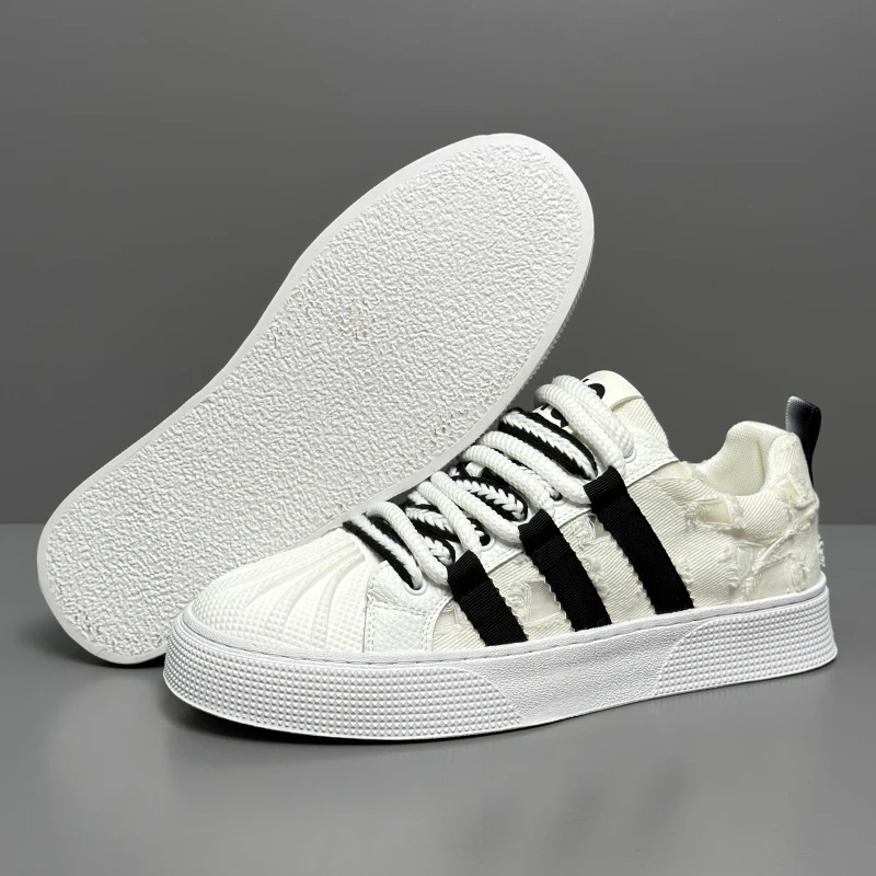 The New Spring 2024 Fashion Two-tone Casual Shoes for Men Are Trendy, Versatile, Anti-slip and Wear-resistant Skate Shoes
The New Spring 2024 Fashion Two-tone Casual Shoes for Men Are Trendy, Versatile, Anti-slip and Wear-resistant Skate Shoes