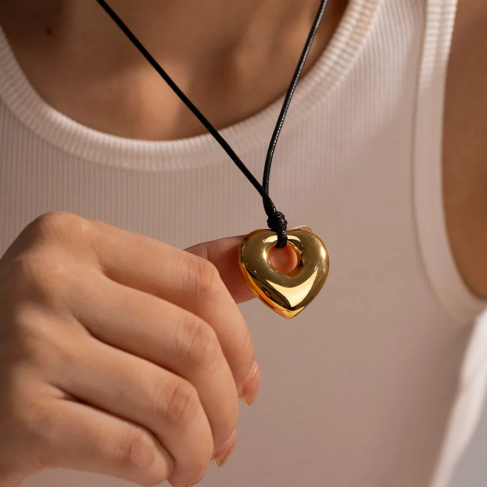 Stainless Steel PVD 18K Gold Plated Tarnish Rope Chain Heart Pendant Necklace For Woman Jewelry Wholesale 2023 Trendy
Stainless Steel PVD 18K Gold Plated Tarnish Rope Chain Heart Pendant Necklace For Woman Jewelry Wholesale 2023 Trendy