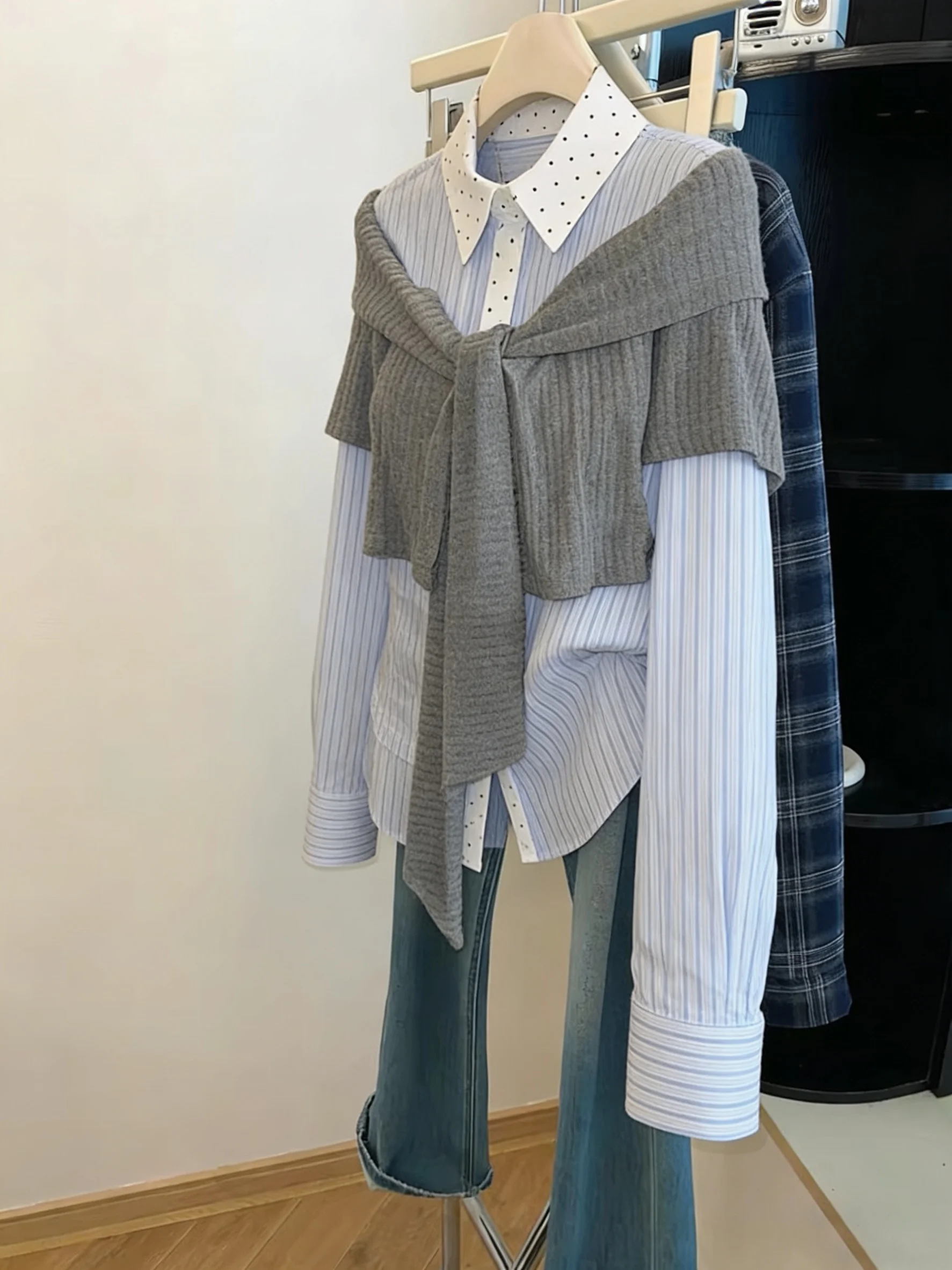 Korean College Sle Long Sve irt Women Spring Autumn Plaid Splicing Slim Design Sense Top with Belt Casual Loose Fit
Korean College Sle Long Sve irt Women Spring Autumn Plaid Splicing Slim Design Sense Top with Belt Casual Loose Fit