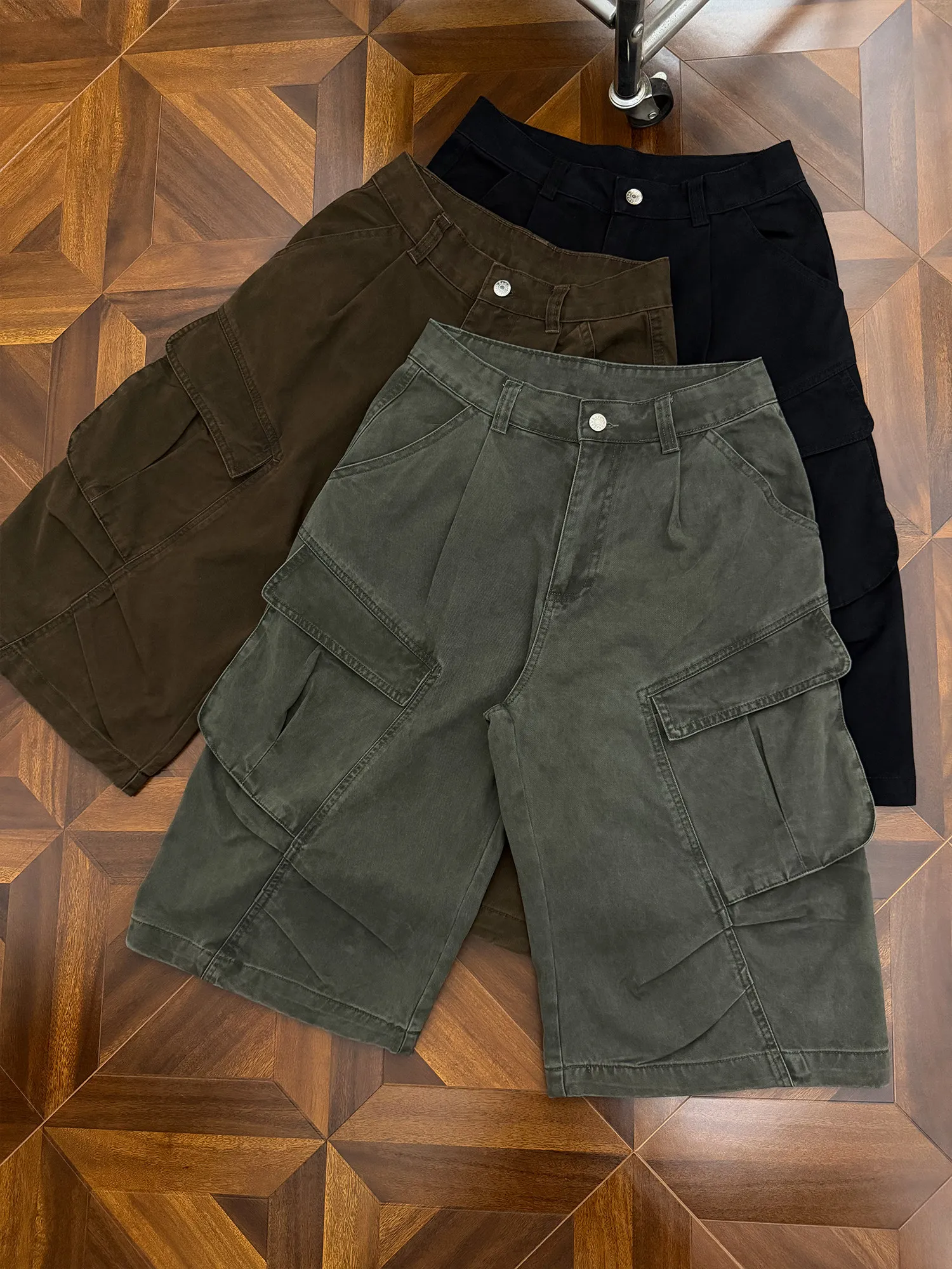 Retro American High Street Heavy Duty Washed Multi Pocket Workwear Seven Inch Pants Loose Wide Leg Pleated Casual Shorts
Retro American High Street Heavy Duty Washed Multi Pocket Workwear Seven Inch Pants Loose Wide Leg Pleated Casual Shorts