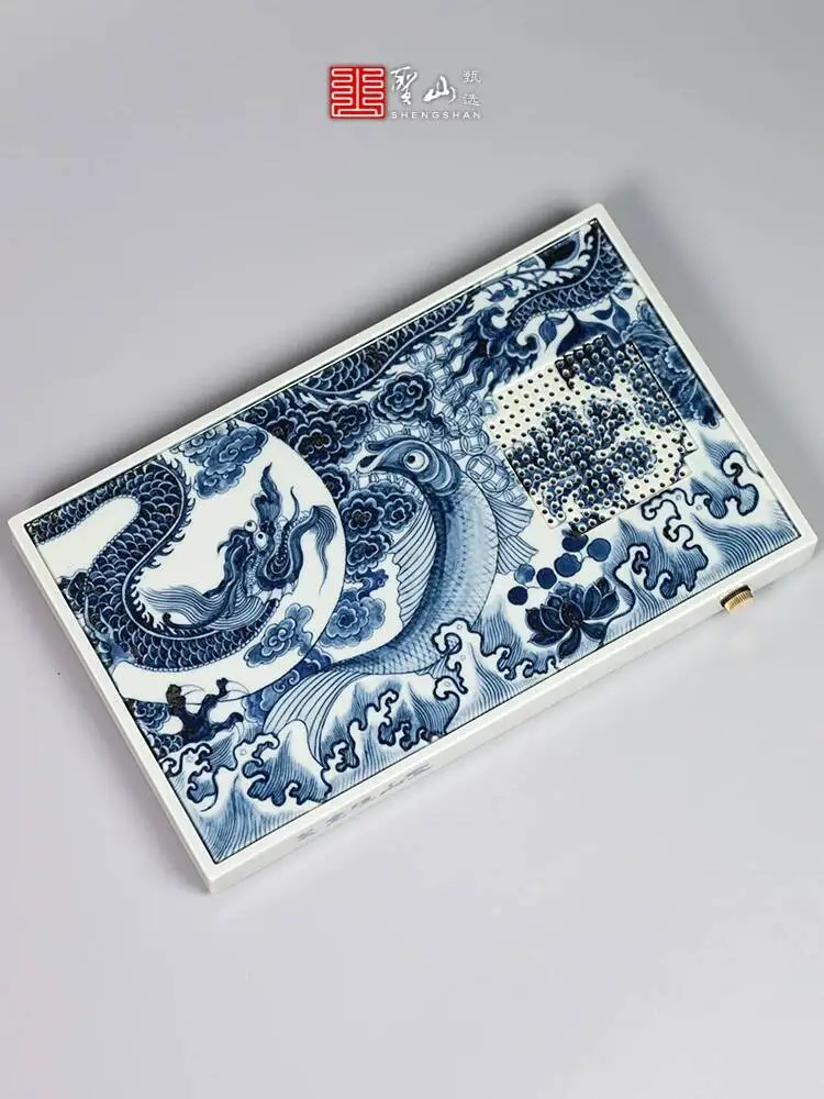 Chen Tong's Works Antique Yuan Blue And White Hand-Painted Shuanglonghui Jingdezhen Handmade Ceramic Tray Tea Table
Chen Tong's Works Antique Yuan Blue And White Hand-Painted Shuanglonghui Jingdezhen Handmade Ceramic Tray Tea Table