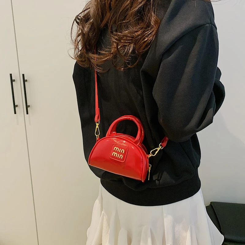 Designer Leather Handbag Women's Elegant Crossbody Bag Large Capacity Vintage Inspired Tote Purse Solid Color Paris Luxury
Designer Leather Handbag Women's Elegant Crossbody Bag Large Capacity Vintage Inspired Tote Purse Solid Color Paris Luxury