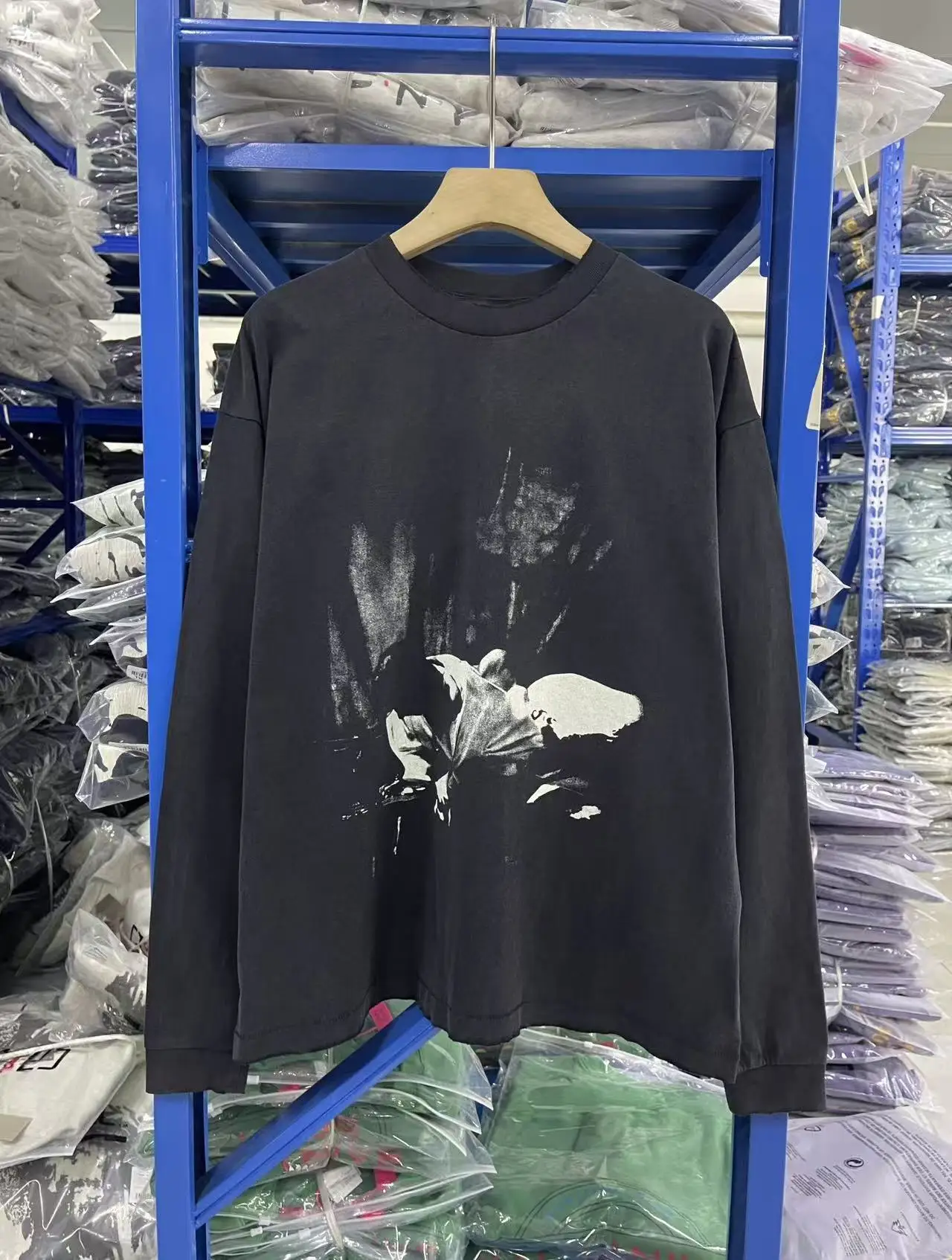 Distred Long Sve T-irt Men's Women's Trendy Cotton round Ne Print aphic Streetwear for Youth Fall Winter Collection
Distred Long Sve T-irt Men's Women's Trendy Cotton round Ne Print aphic Streetwear for Youth Fall Winter Collection