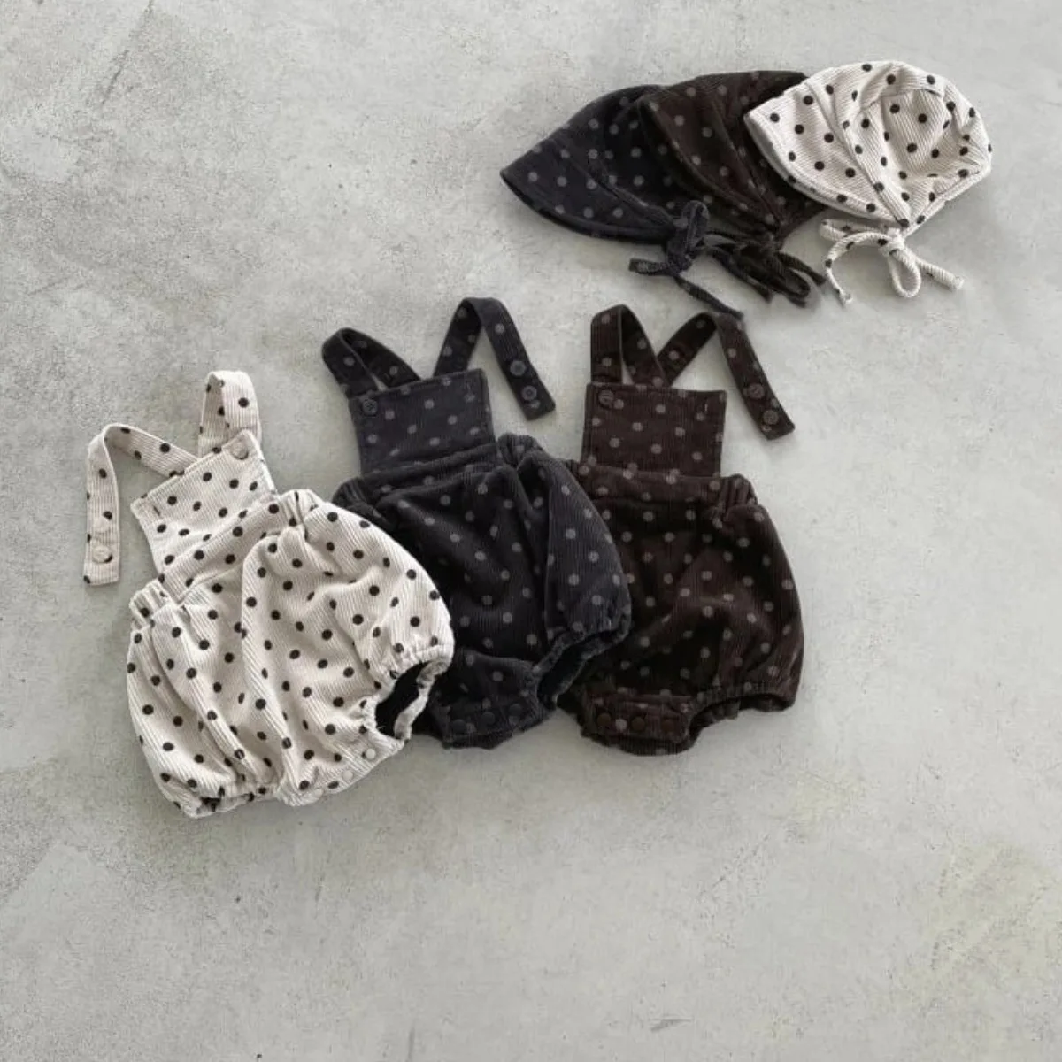 2025 зимнее новое вельветовое боди без рукавов + шапка, комплект из 2 предметов, милый комбинезон с точечным принтом для новорожденных, комбинезон для маленьких девочек, одежда
2025 зимнее новое вельветовое боди без рукавов + шапка, комплект из 2 предметов, милый комбинезон с точечным принтом для новорожденных, комбинезон для маленьких девочек, одежда