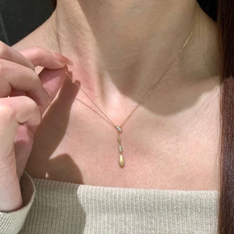 Luxury French Retro Simple Brushed Tassel Drop Pendant Necklace Exquisite Fashion Clavicle Chain Jewelry For Women
Luxury French Retro Simple Brushed Tassel Drop Pendant Necklace Exquisite Fashion Clavicle Chain Jewelry For Women