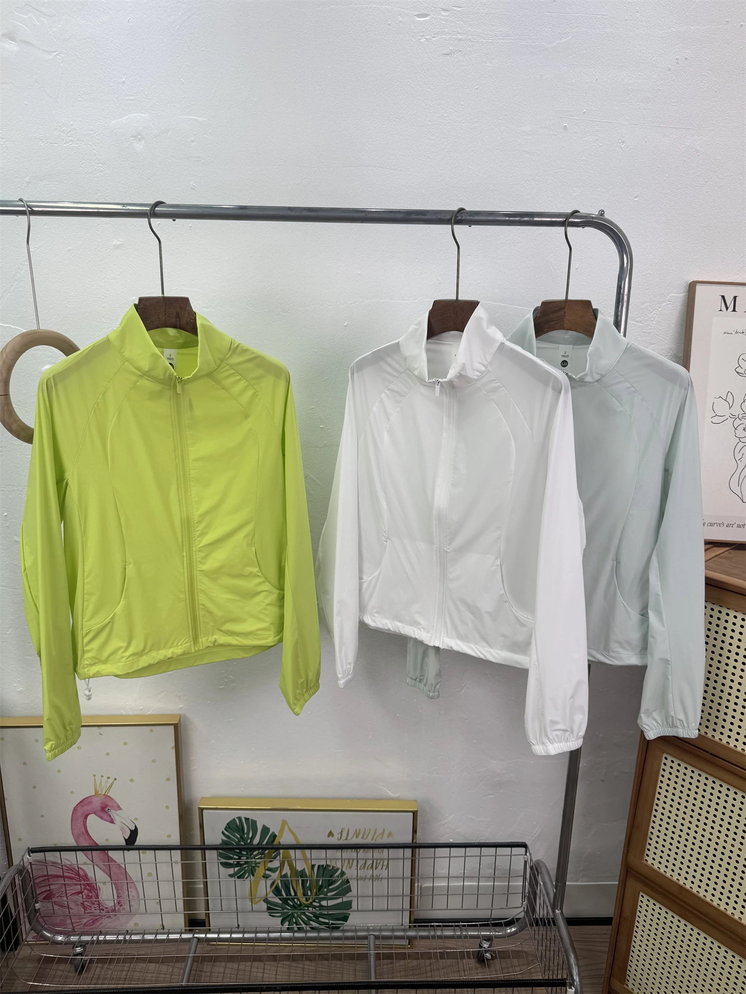 Lightweight Breathable UV Protection Outdoor Women's Skin Shirt Stand Collar Short Coat Casual Style Summer Fashion
Lightweight Breathable UV Protection Outdoor Women's Skin Shirt Stand Collar Short Coat Casual Style Summer Fashion