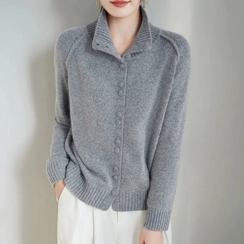 Spring Autumn Ladies Fashion High Collar Knitted 2025 Advanced Women Large Size 5XL Knitting Cardigan Female Solid Color Sweater
Spring Autumn Ladies Fashion High Collar Knitted 2025 Advanced Women Large Size 5XL Knitting Cardigan Female Solid Color Sweater