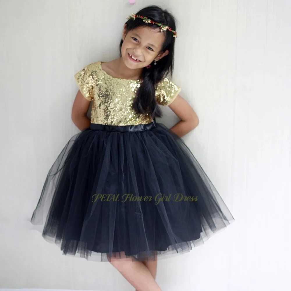 Petal Gold Sequins Girls Princess Dress with Cape Sleeve Flower Girl Dress Glitter Kids Birthday Party Gowns Customized
Petal Gold Sequins Girls Princess Dress with Cape Sleeve Flower Girl Dress Glitter Kids Birthday Party Gowns Customized