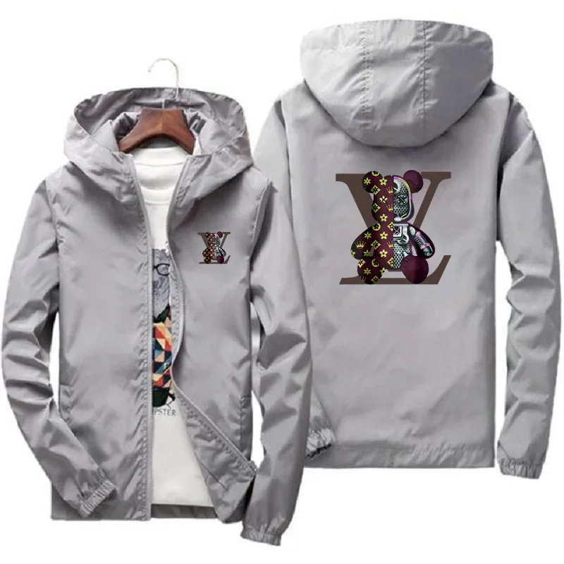 2025 New high-quality men's luxury brand hooded windbreaker, mountaineering sports men's fashionable bear print casual jacket 
2025 New high-quality men's luxury brand hooded windbreaker, mountaineering sports men's fashionable bear print casual jacket
