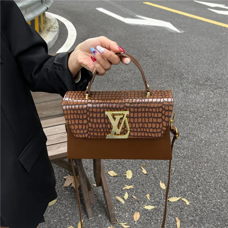 2025 New Women's Crocodile Pattern Small Square Bag, Chic Color Block Crossbody Purse, Versatile Shoulder Tote for Work & Dating
2025 New Women's Crocodile Pattern Small Square Bag, Chic Color Block Crossbody Purse, Versatile Shoulder Tote for Work & Dating
