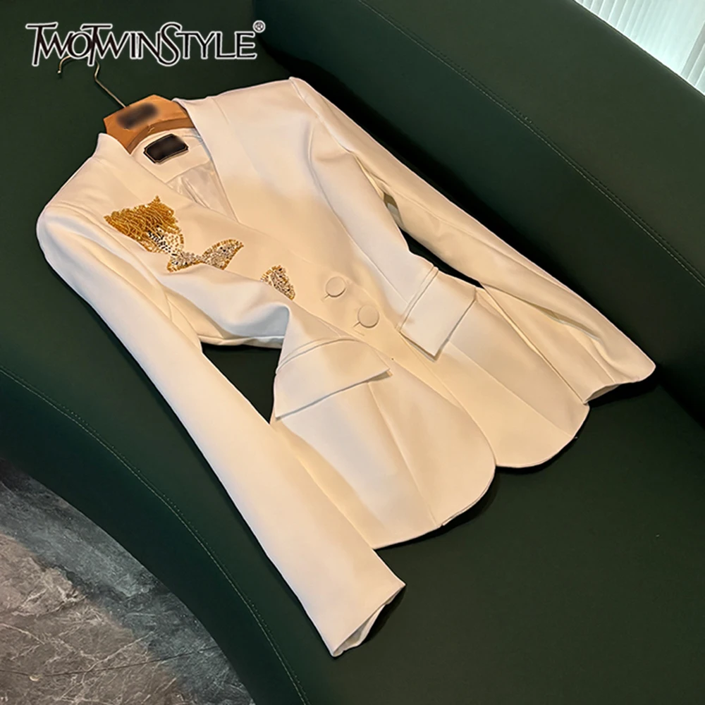TWOTWINSTYLE однотонный утягивающий однобортный пиджак для женщин с зубчатым воротником и длинными рукавами, шикарное женское пальто, новинка KJA534324
TWOTWINSTYLE однотонный утягивающий однобортный пиджак для женщин с зубчатым воротником и длинными рукавами, шикарное женское пальто, новинка KJA534324