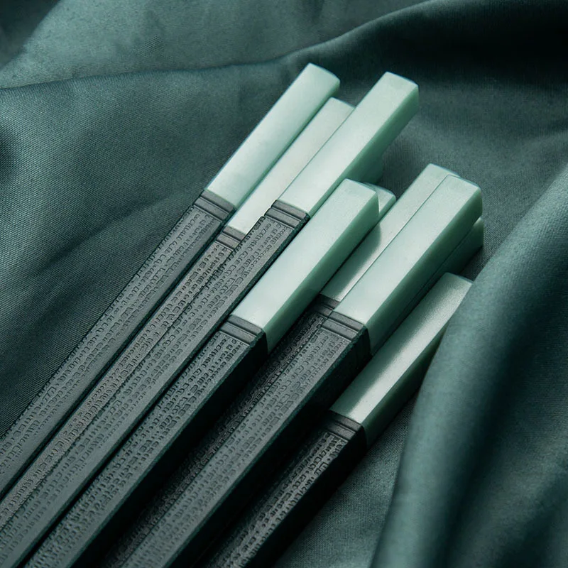 High-quality Metal Reusable Chopsticks,High-end antibacterial, anti-mold, anti-slip high-temperature resistant alloy chopsticks
High-quality Metal Reusable Chopsticks,High-end antibacterial, anti-mold, anti-slip high-temperature resistant alloy chopsticks