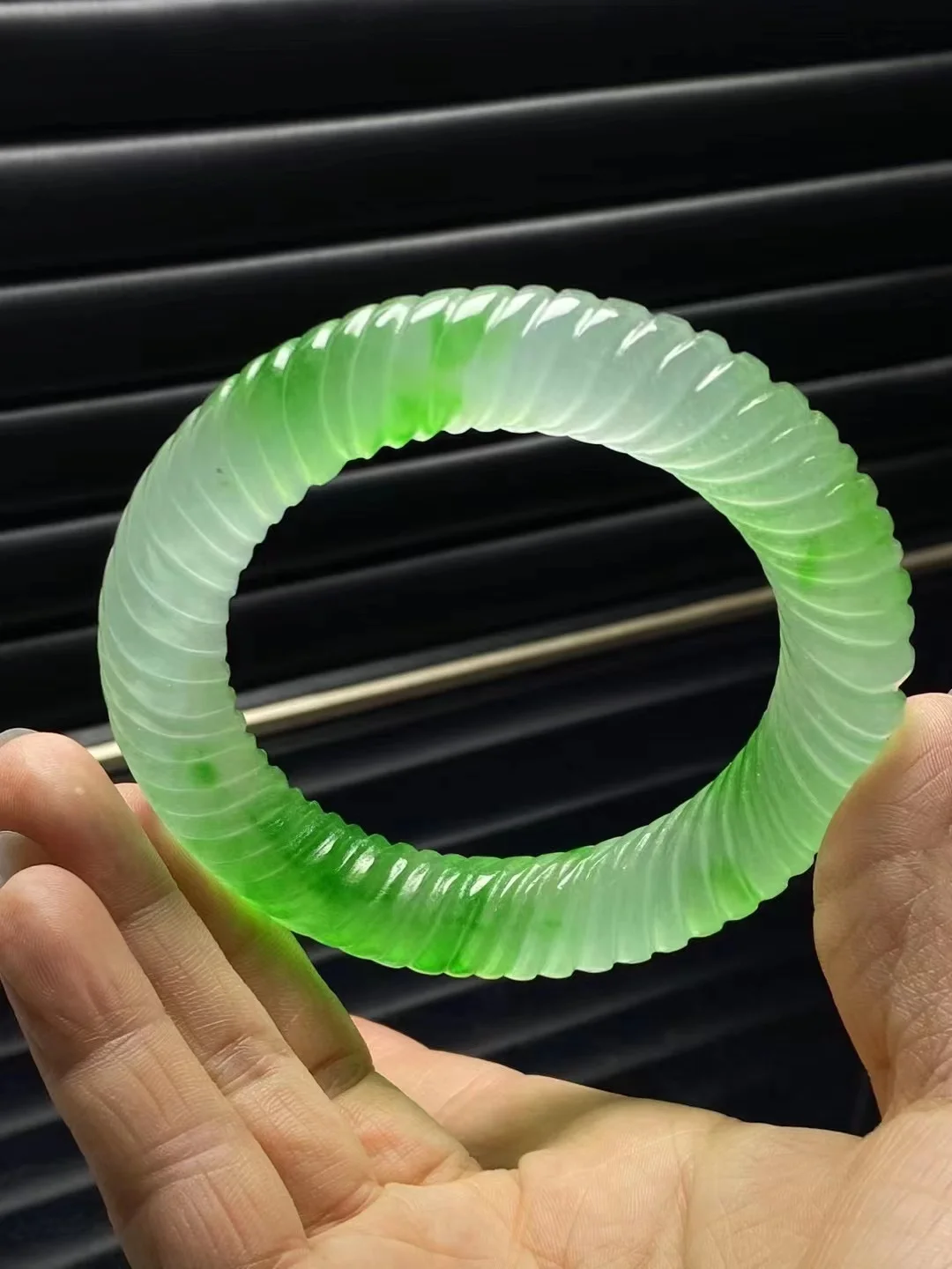 natural Jade Bracelet Handmade carving Screw pattern fine Women's Jewelry Bracele
natural Jade Bracelet Handmade carving Screw pattern fine Women's Jewelry Bracele