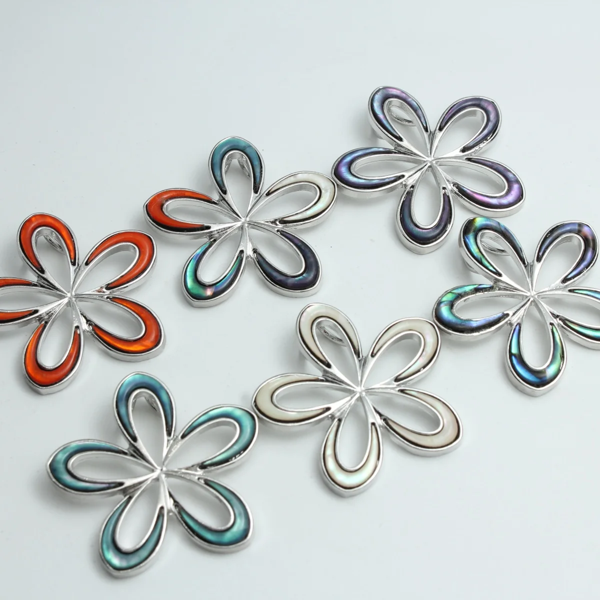 39x8.5mm flower shaped natural abalone shell black shell white shell popular pendant for jewelry DIY accessories accessories
39x8.5mm flower shaped natural abalone shell black shell white shell popular pendant for jewelry DIY accessories accessories