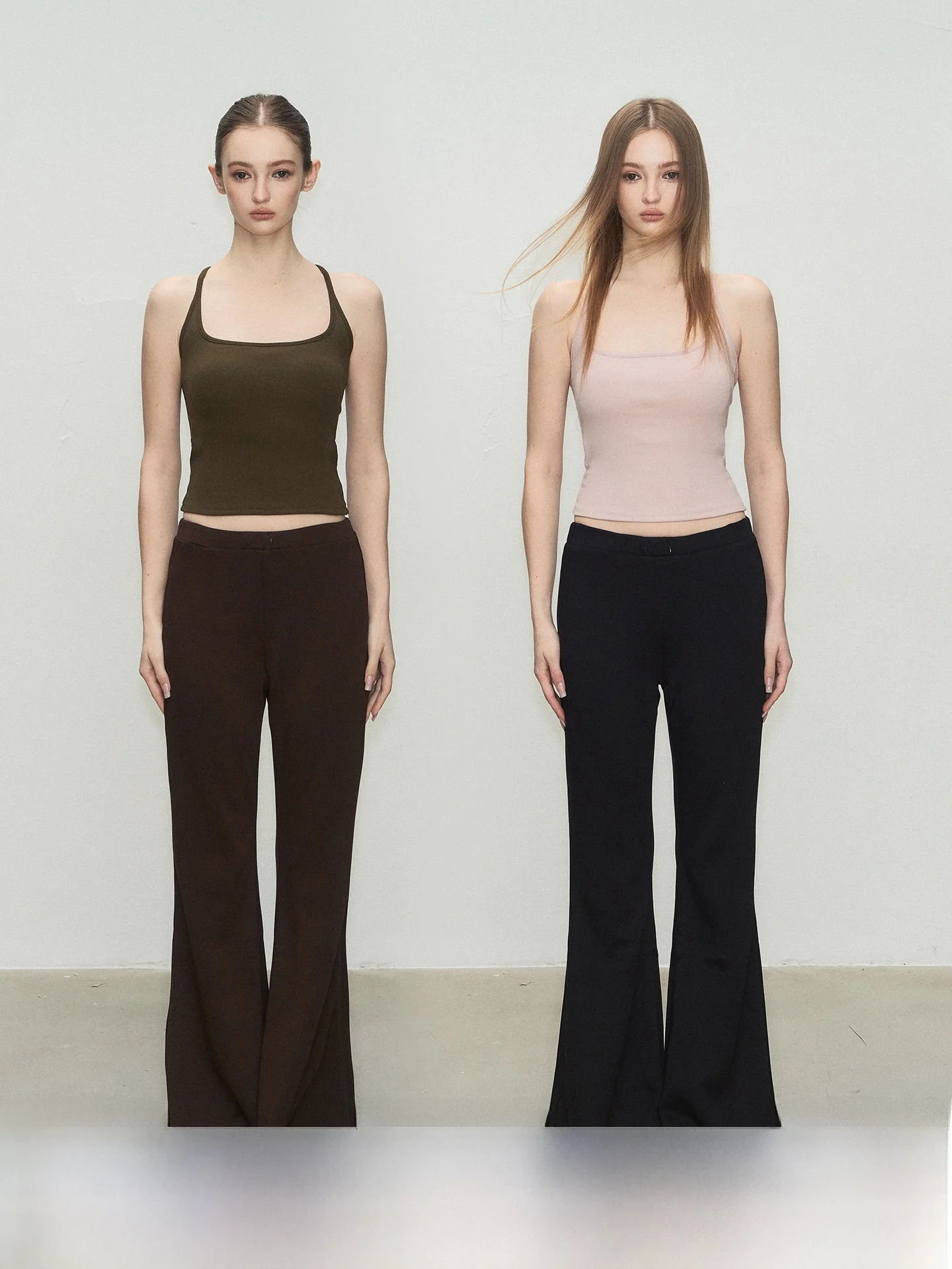Fumisme Airy Flared Pants Lightweight Draped Elastic Casual High Waist Zipper Closure Women's Summer Faion Leggings
Fumisme Airy Flared Pants Lightweight Draped Elastic Casual High Waist Zipper Closure Women's Summer Faion Leggings