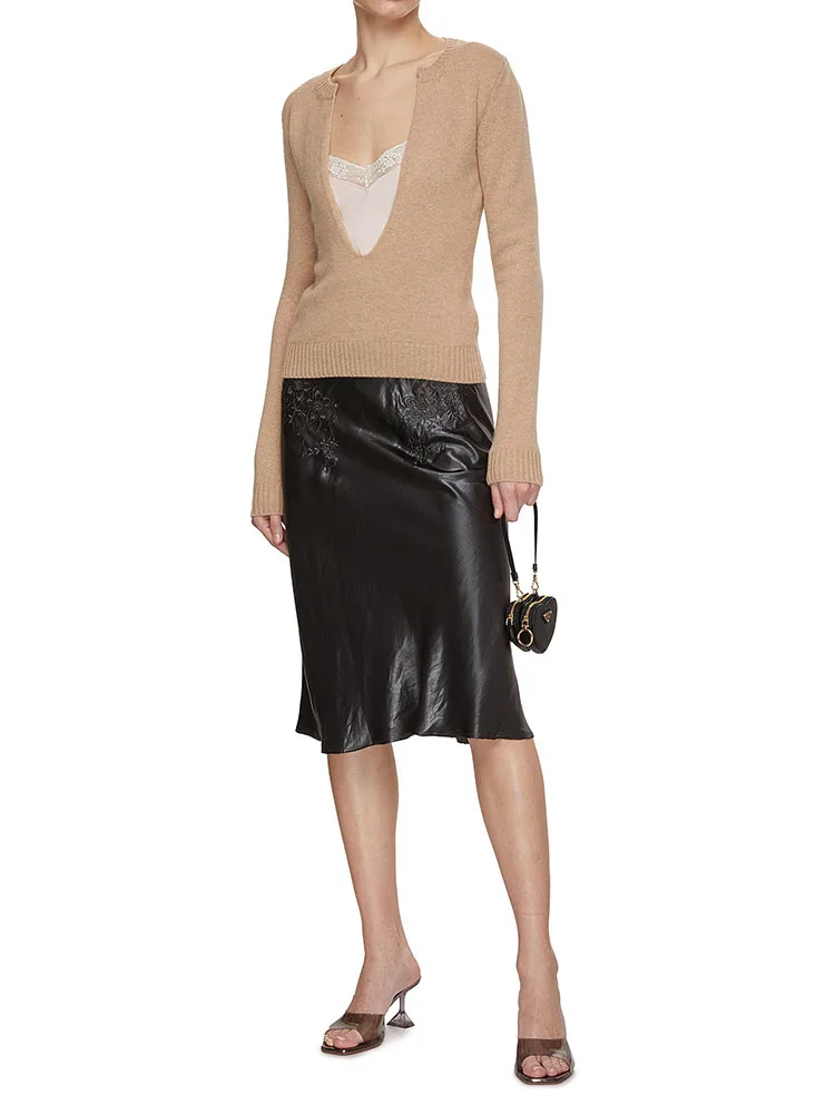 spring and summer cashmere splicing fake two pieces V-neck knit Women's sweater2024 versatile and warm Women's long sleeve top
spring and summer cashmere splicing fake two pieces V-neck knit Women's sweater2024 versatile and warm Women's long sleeve top