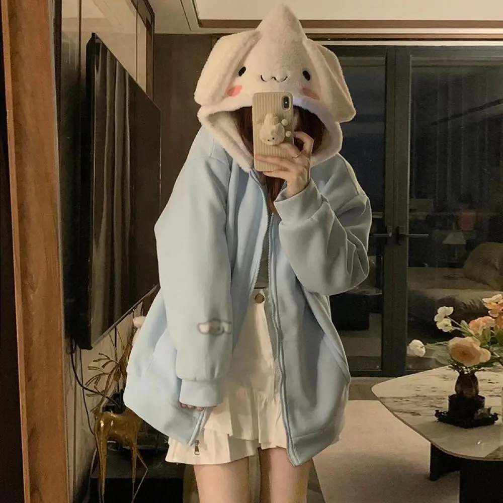 Sanrios Cinnamoroll утолщенный плюшевый свитшот куртка осень-зима женское теплое пальто аниме Kawaii милая хлопковая одежда для девочек топы
Sanrios Cinnamoroll утолщенный плюшевый свитшот куртка осень-зима женское теплое пальто аниме Kawaii милая хлопковая одежда для девочек топы