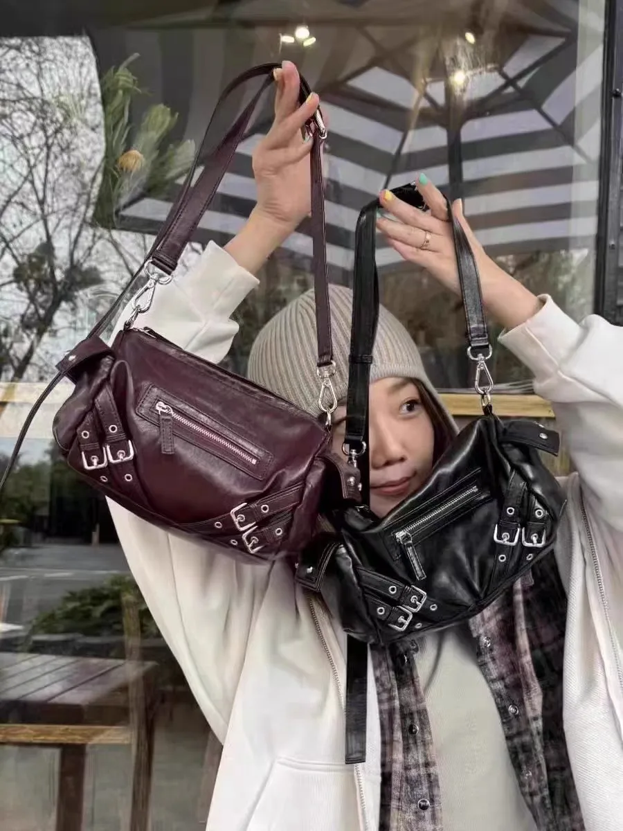 FIRMRANCH Kpop Sweet Cool Trendy Street Snap Модная универсальная женская сумка через плечо с заклепками на одно плечо Шикарные бродяги
FIRMRANCH Kpop Sweet Cool Trendy Street Snap Модная универсальная женская сумка через плечо с заклепками на одно плечо Шикарные бродяги