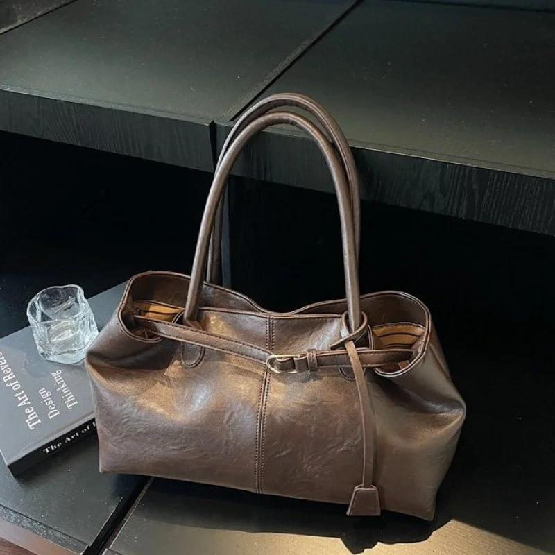 Luxury Women's Fashionable Leather Handbag Trendy Commuter Classic Elegant Ladies Casual Vintage Simple Bag
Luxury Women's Fashionable Leather Handbag Trendy Commuter Classic Elegant Ladies Casual Vintage Simple Bag
