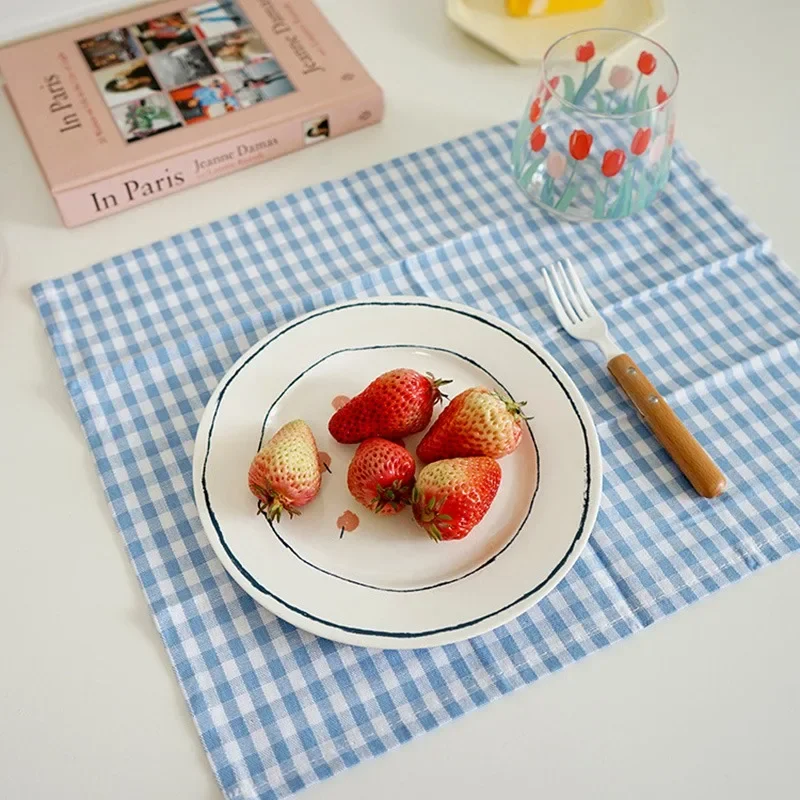 Ins Placemat Fresh Plaid Table Mats Photo Background Cloth Dining Table Non-slip Heat Resistant Pad Decor Tablecloth 테이블
Ins Placemat Fresh Plaid Table Mats Photo Background Cloth Dining Table Non-slip Heat Resistant Pad Decor Tablecloth 테이블