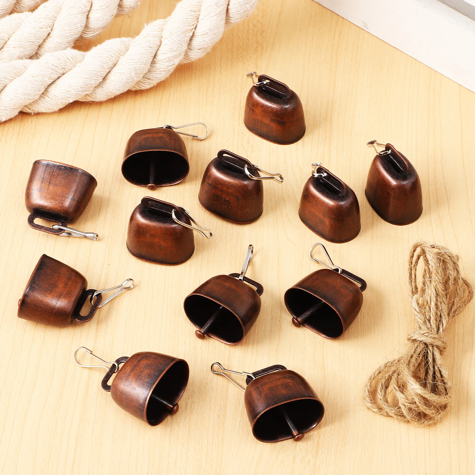 12pcs Cow Bells Bronze Loud Rustic Farm Animal Anti Lost Bell For Cattle Horse Sheep Goat With Buckle Hemp Rope Light Durable
12pcs Cow Bells Bronze Loud Rustic Farm Animal Anti Lost Bell For Cattle Horse Sheep Goat With Buckle Hemp Rope Light Durable
