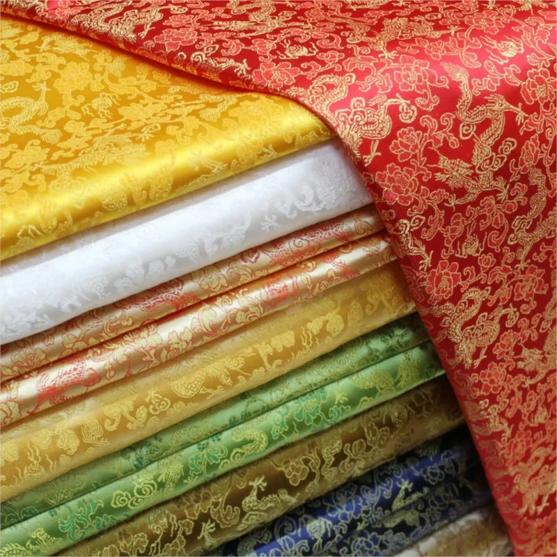 Упаковочная парчовая коробка Hanfu в китайском стиле, украшенная цветочными узорами, тканая ткань, жаккардовый атлас и шелк.
Упаковочная парчовая коробка Hanfu в китайском стиле, украшенная цветочными узорами, тканая ткань, жаккардовый атлас и шелк.