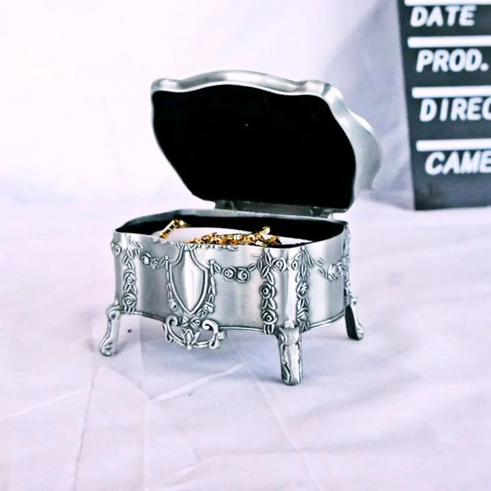 Portable Jewelry Storage Box Vintage ganizer Zinc Alloy Travel Case for Rings Earrings Necklace Small Parts Lightweight Durable
Portable Jewelry Storage Box Vintage ganizer Zinc Alloy Travel Case for Rings Earrings Necklace Small Parts Lightweight Durable