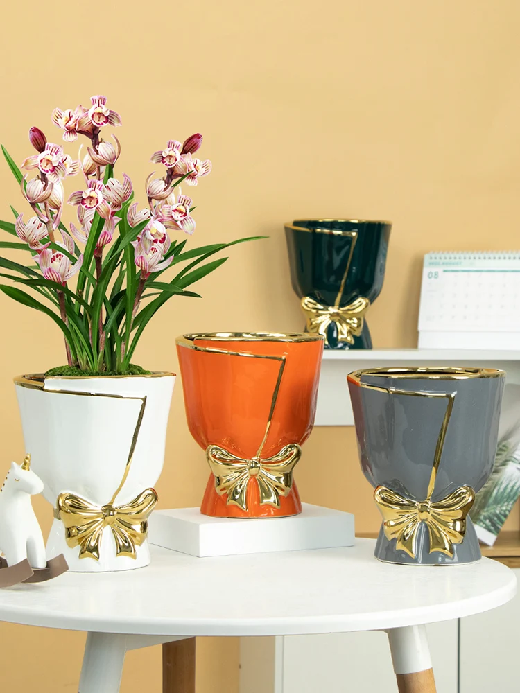 Bridal Bouquet Ceramic Flower Pot Modern Light Luxury Living Room Decoration Creative Flower Vase Home And Garden Pots Ornaments
Bridal Bouquet Ceramic Flower Pot Modern Light Luxury Living Room Decoration Creative Flower Vase Home And Garden Pots Ornaments