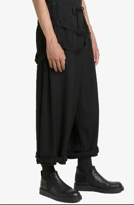 2023 New Spring Men's Black Ribbon Personalized Pants European and American Fashion Stage Show Wide Leg Pants
2023 New Spring Men's Black Ribbon Personalized Pants European and American Fashion Stage Show Wide Leg Pants