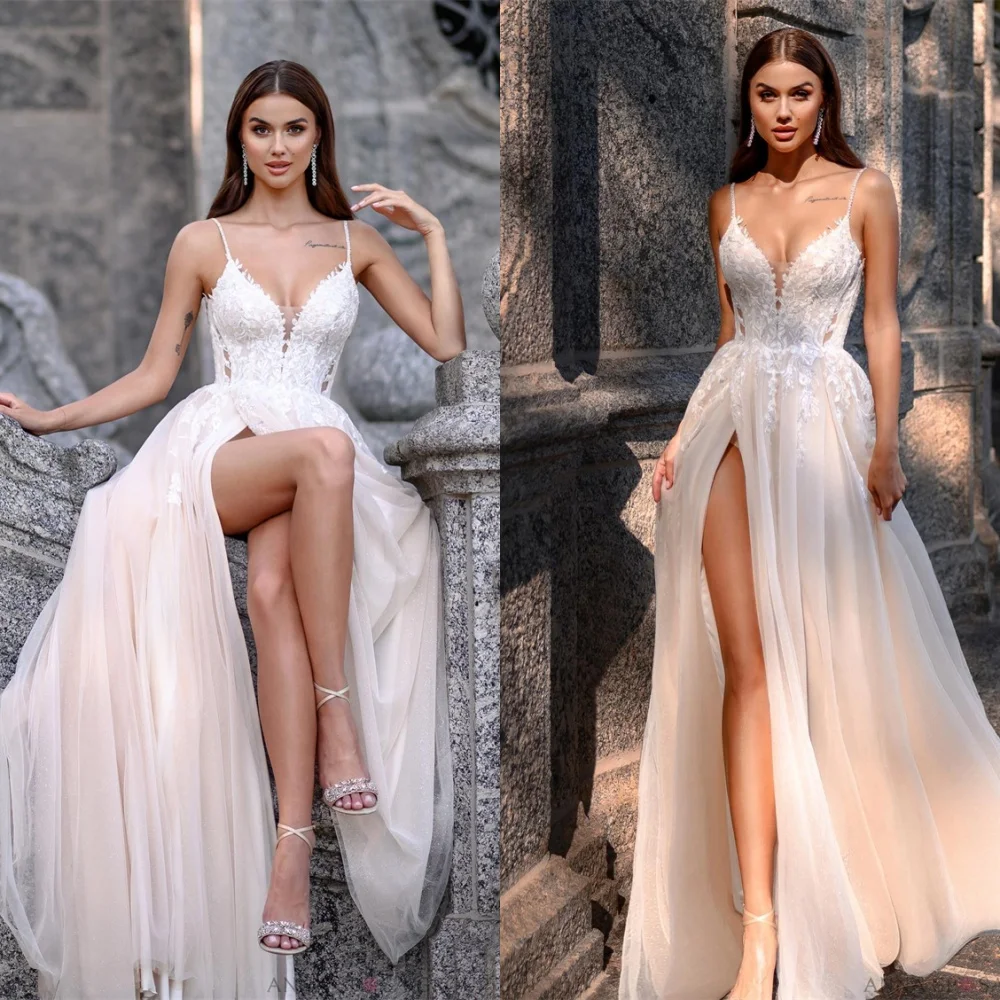 Customized High Quality White Tulle Wedding Dress Elegant V-neck Spaghetti Straps Bridal Party Simple Sleeveless Bridal Gowns
Customized High Quality White Tulle Wedding Dress Elegant V-neck Spaghetti Straps Bridal Party Simple Sleeveless Bridal Gowns