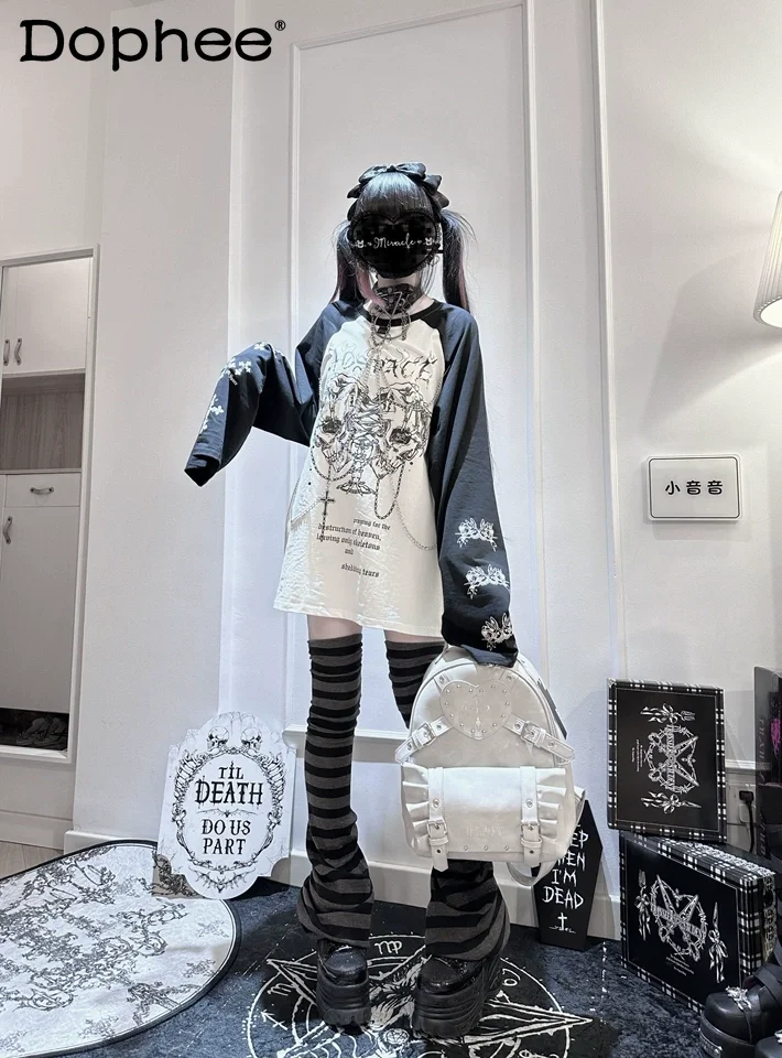 Sweet and Cool Girl Japanese Original Lolita Round Neck Long-sleeved T-shirt Y2k Subculture Gothic Casual Chain T-shirt
Sweet and Cool Girl Japanese Original Lolita Round Neck Long-sleeved T-shirt Y2k Subculture Gothic Casual Chain T-shirt