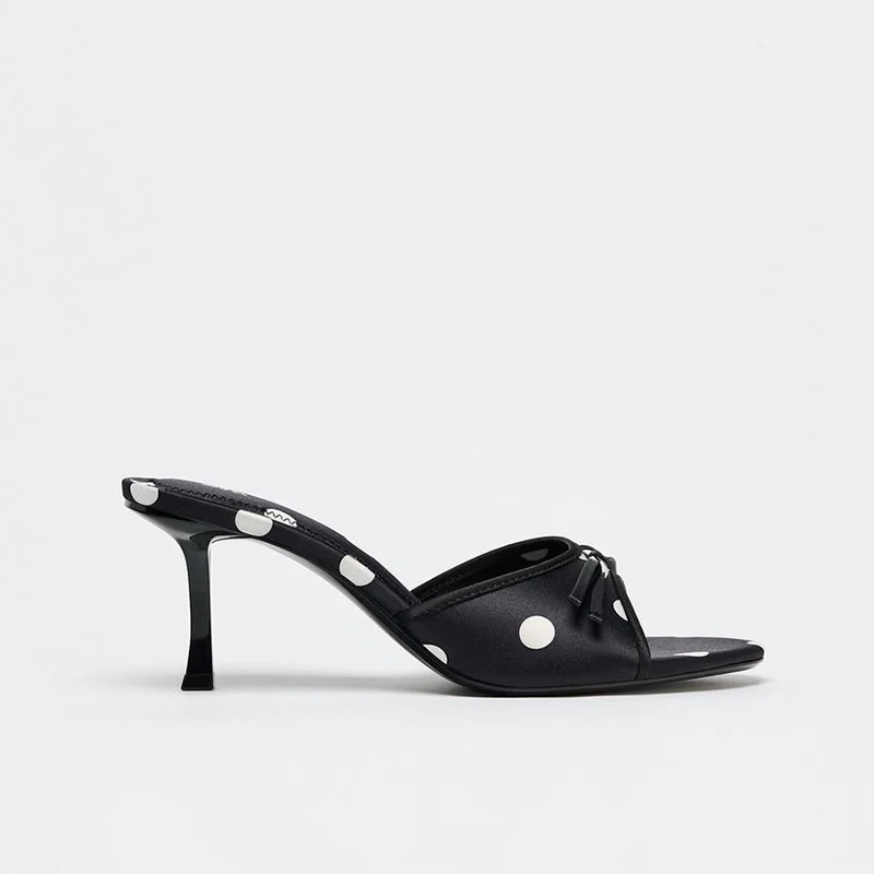 Summer New High Heel Knot Sandals Beach Vacation Style Open Toe Outdoor Wear Mule Slippers Simple Low Help Sandals
Summer New High Heel Knot Sandals Beach Vacation Style Open Toe Outdoor Wear Mule Slippers Simple Low Help Sandals