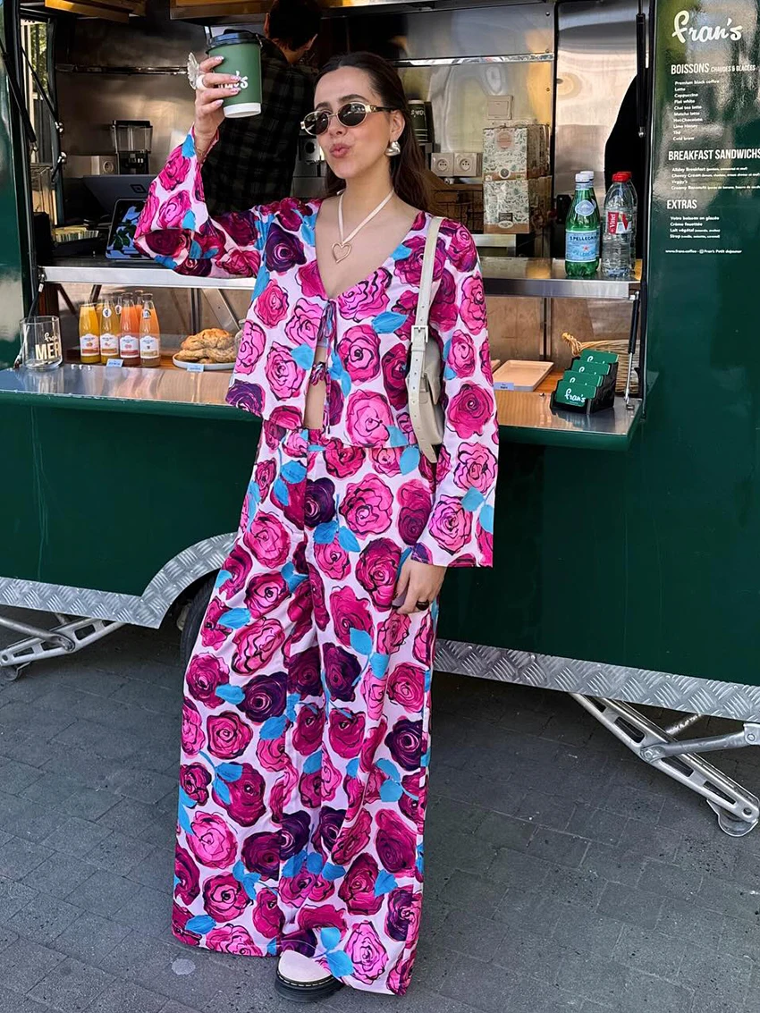 Marthaqiqi Printing Women Nightwear Suit V-Neck Pajamas Long Sleeve Sleepwear Lace Up Nightie Pants Loose Ladies Nightgowns Set
Marthaqiqi Printing Women Nightwear Suit V-Neck Pajamas Long Sleeve Sleepwear Lace Up Nightie Pants Loose Ladies Nightgowns Set
