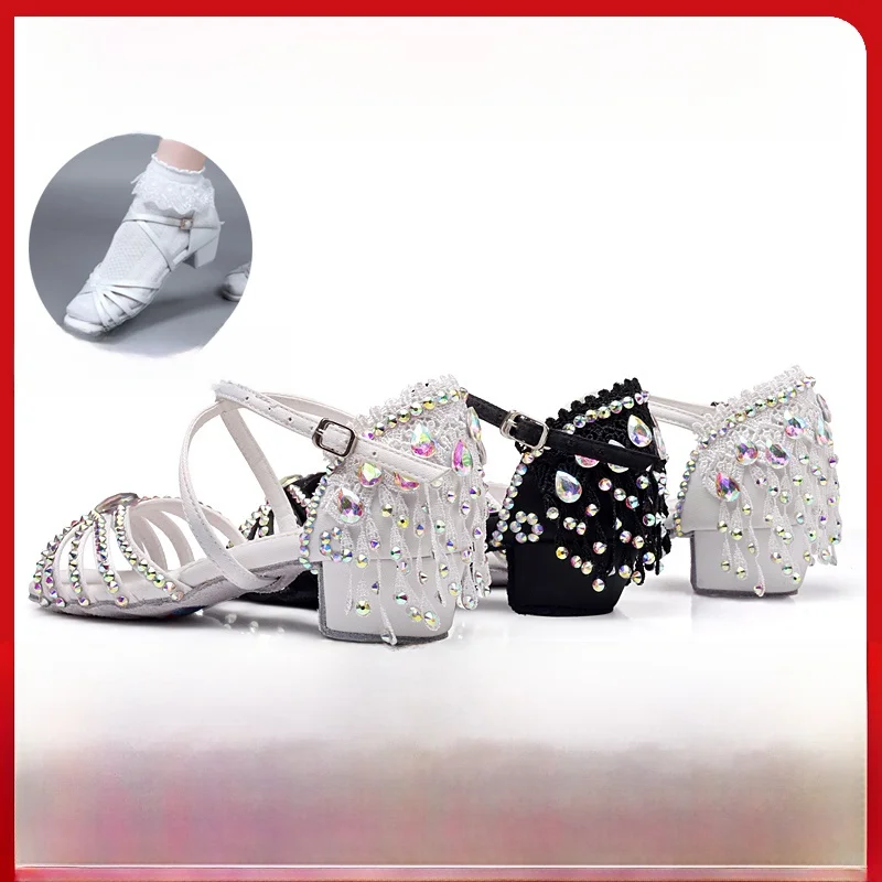 Girls Latin Dance oes with Rhinestones Soft Bot Beginner Dancers Children Performance Dancing oes Satin Uppers
Girls Latin Dance oes with Rhinestones Soft Bot Beginner Dancers Children Performance Dancing oes Satin Uppers