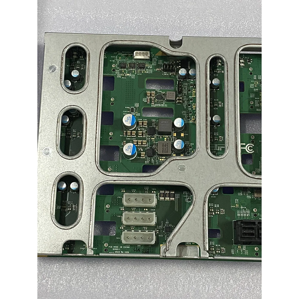 3.5-inch 24-bay Backplane BPN-SAS3-846EL2 3.5x24
3.5-inch 24-bay Backplane BPN-SAS3-846EL2 3.5x24