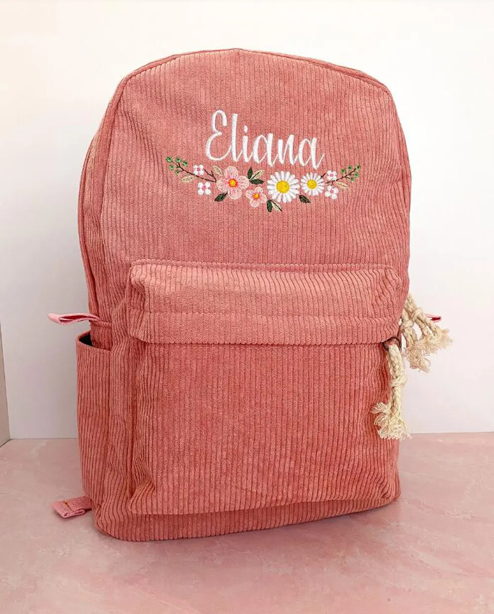 Персонализированный рюкзак для малышей, специальное имя для детей, разные цветочные рамки, цвет 2025 года, новые изысканные сумки с вышивкой
Персонализированный рюкзак для малышей, специальное имя для детей, разные цветочные рамки, цвет 2025 года, новые изысканные сумки с вышивкой