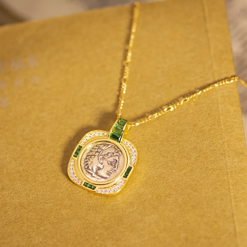 Emerald Coin Square Necklace 925 Silver Electroplated with 18K Gold Retro Portrait Coin Clavicle Chain
Emerald Coin Square Necklace 925 Silver Electroplated with 18K Gold Retro Portrait Coin Clavicle Chain