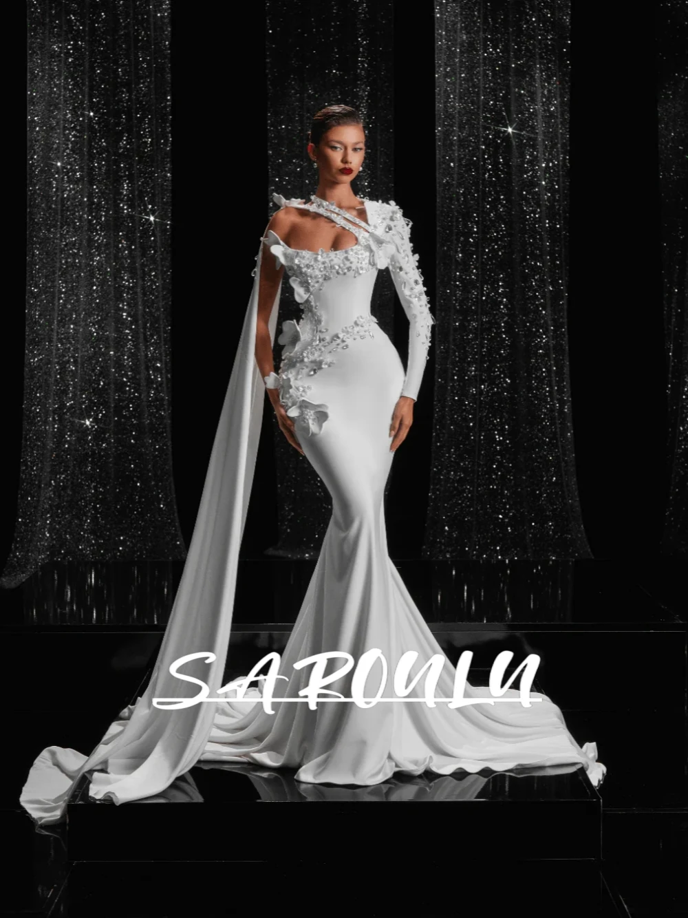 Chic Asymmetrical Neckline Satin Wedding Dress Charming Flowers Pearls Women Elegant Mermaid Bridal Gown With Cape Customized
Chic Asymmetrical Neckline Satin Wedding Dress Charming Flowers Pearls Women Elegant Mermaid Bridal Gown With Cape Customized