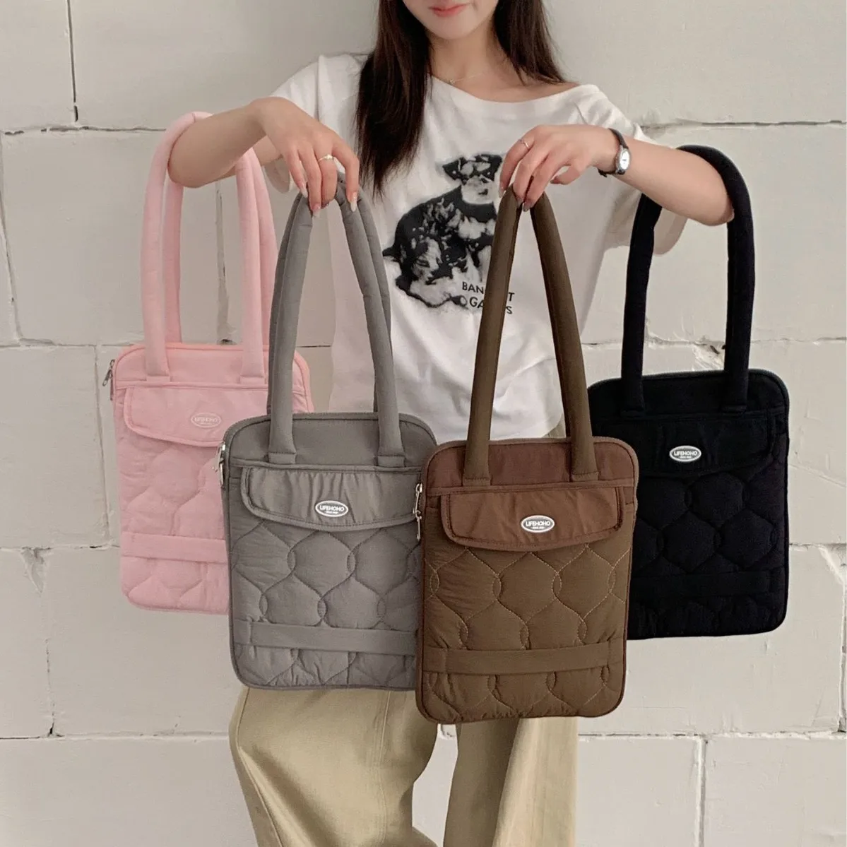 Laptop Sleeve with Handle Korean Style Puffy Notebook Carrying Case Shockproof Protective Bag for 13 14 15.6 Inch MacBook & IPad
Laptop Sleeve with Handle Korean Style Puffy Notebook Carrying Case Shockproof Protective Bag for 13 14 15.6 Inch MacBook & IPad