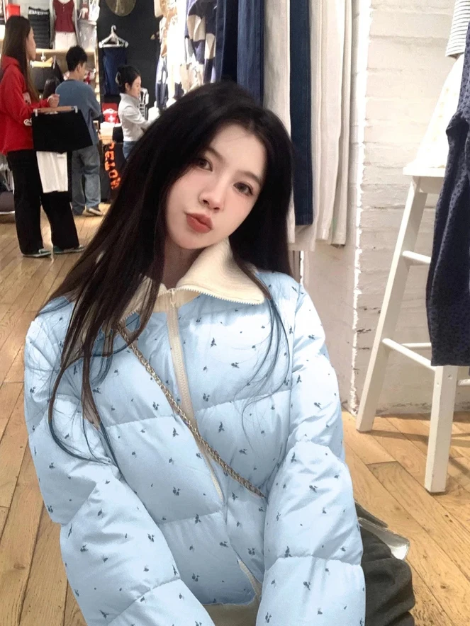 Korean Style Sweet Floral down Cotton Jacket Women's Winter Color Block Short Loose Thick Warm Cotton Coat Straight Tube Type
Korean Style Sweet Floral down Cotton Jacket Women's Winter Color Block Short Loose Thick Warm Cotton Coat Straight Tube Type