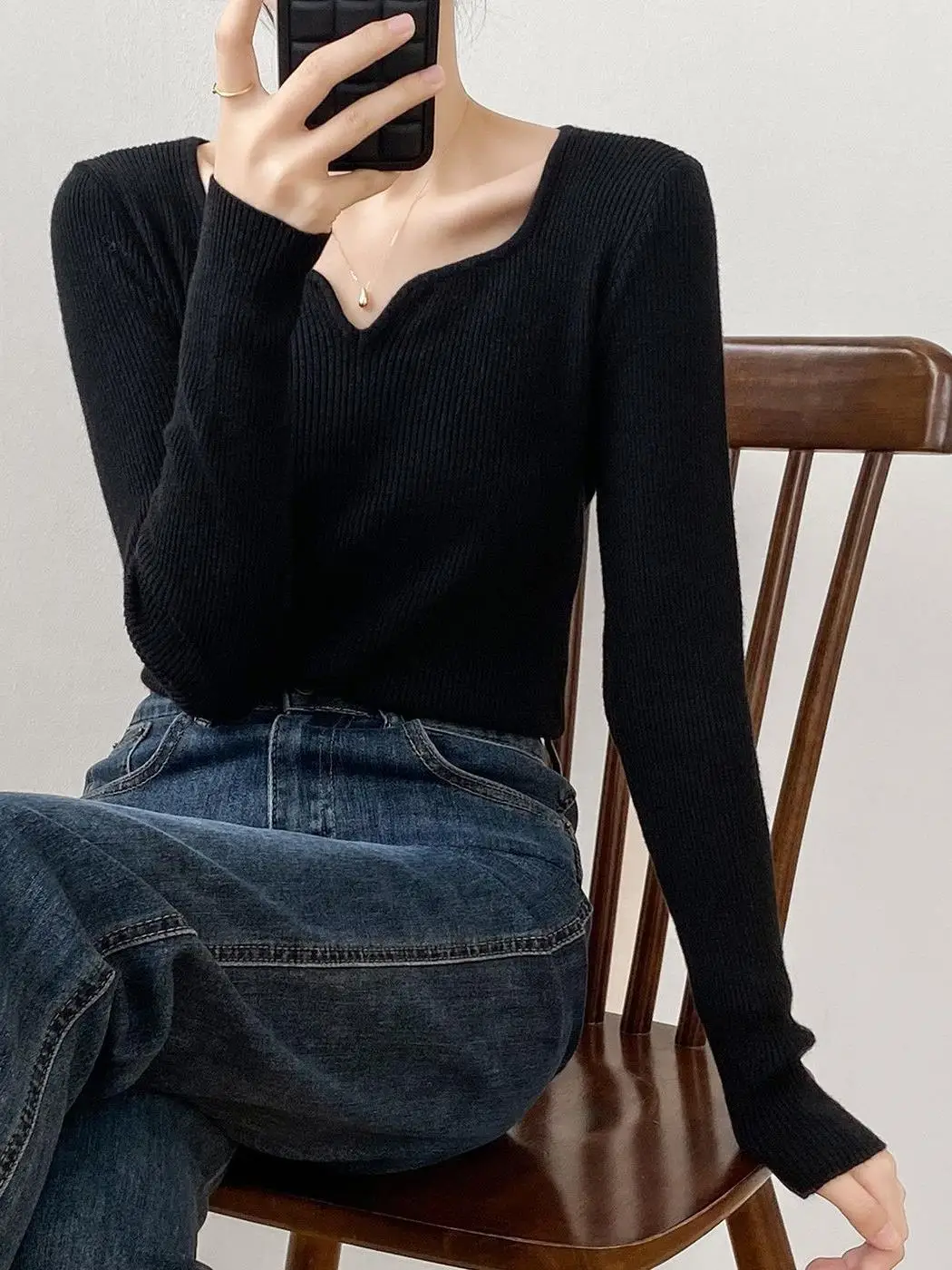 Women's Knitwear Spring New Style Comfortable Base Shirt Design Sensation Casual Fashion Slimming Soft Long Sleeve V-Neck
Women's Knitwear Spring New Style Comfortable Base Shirt Design Sensation Casual Fashion Slimming Soft Long Sleeve V-Neck