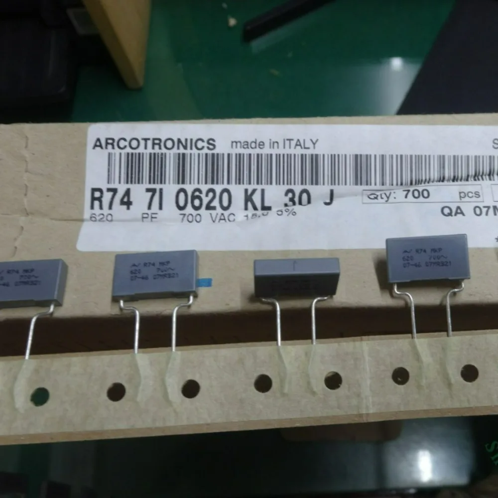 10pcs/lot AV R74 0.00062uf 700VAC 620pf n62 621 Brand New 8mm Film Capacitor R747I0620KL30J
10pcs/lot AV R74 0.00062uf 700VAC 620pf n62 621 Brand New 8mm Film Capacitor R747I0620KL30J