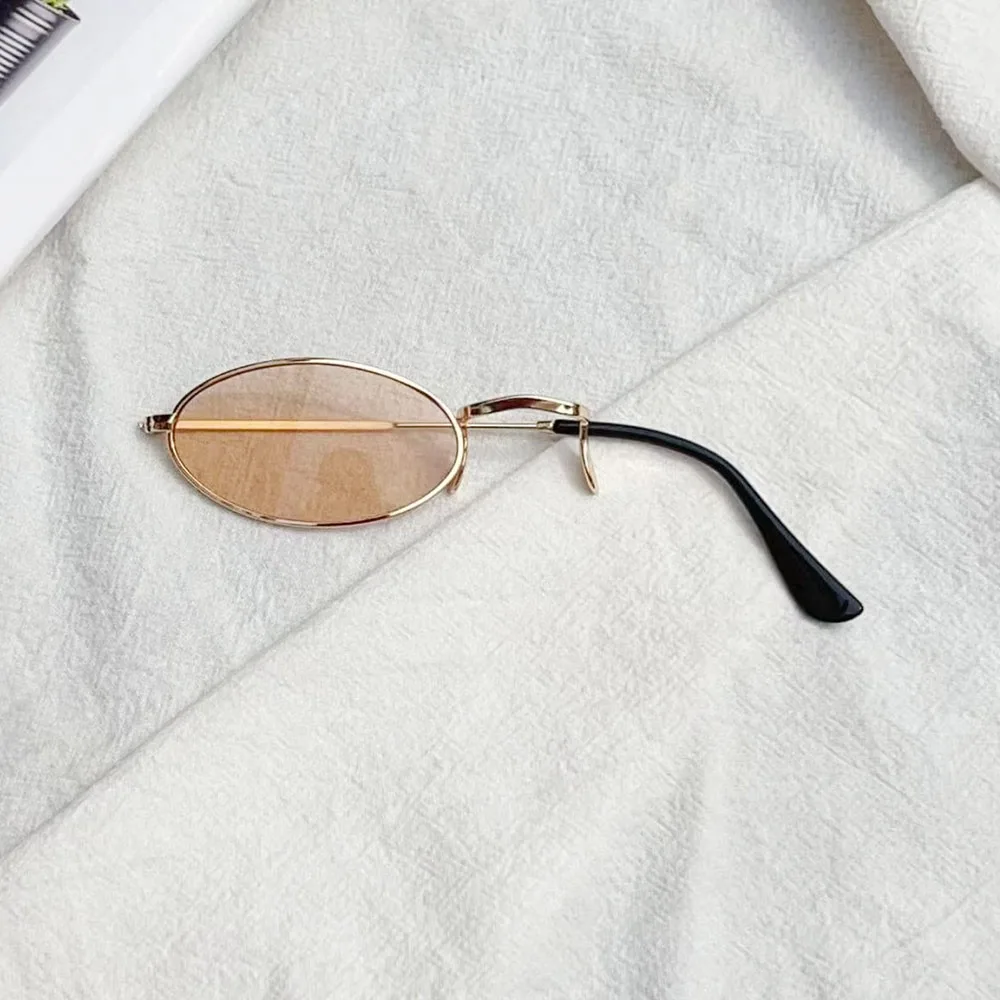 Retro Anime Single Glasses Steampunk Style British Style Cos Glass Punks Monocle Glasses for Women
Retro Anime Single Glasses Steampunk Style British Style Cos Glass Punks Monocle Glasses for Women