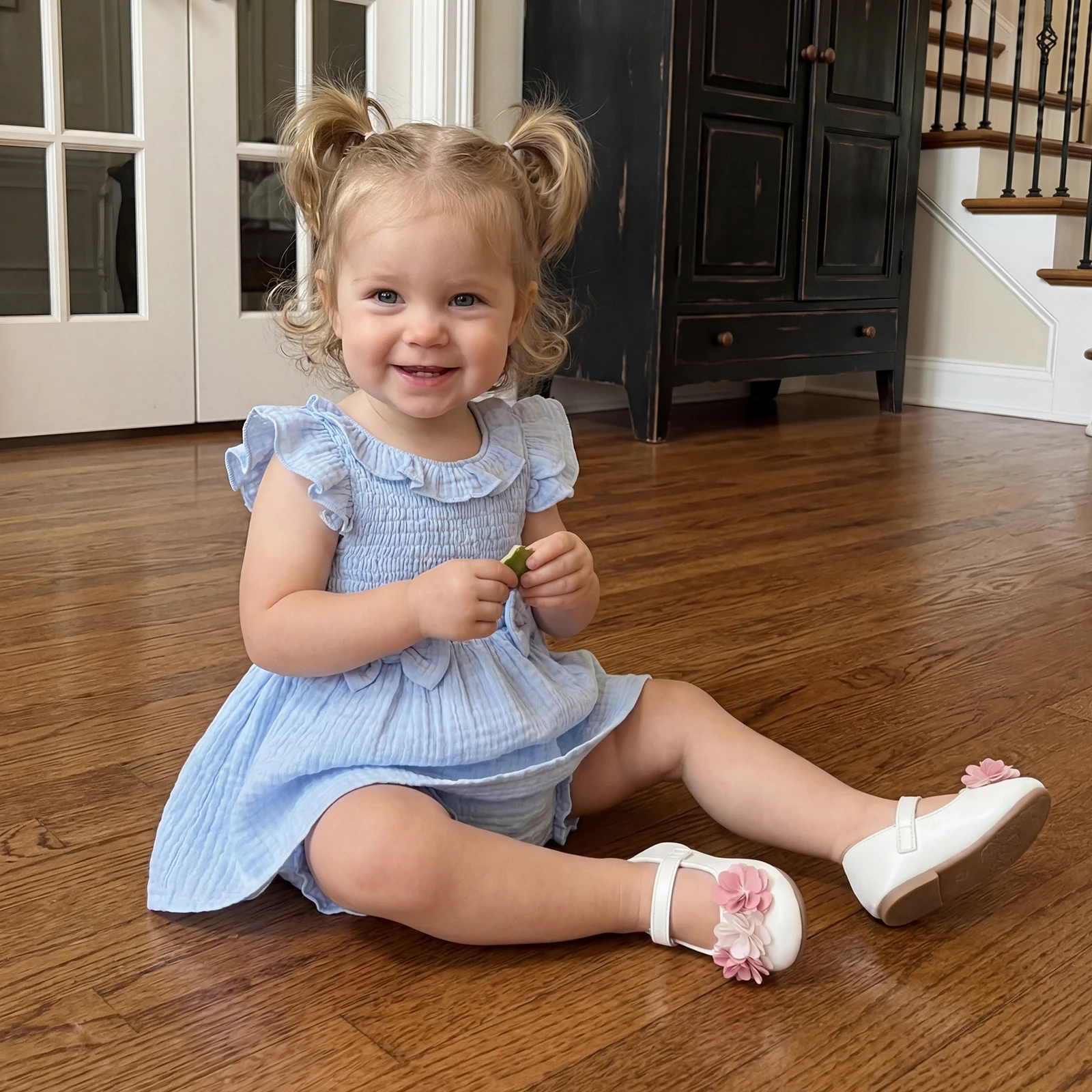 Baby Girls Summer 2 Piece Outfits Adorable Plaid Flying Sleeve Round Neck Smocked Dress and Shorts Set
Baby Girls Summer 2 Piece Outfits Adorable Plaid Flying Sleeve Round Neck Smocked Dress and Shorts Set