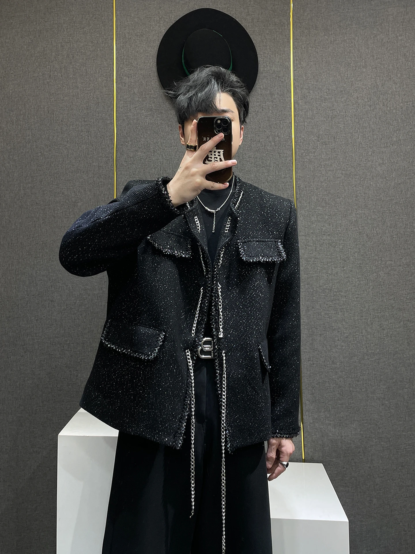 Swallowtail Chain Decorated Bla Suit Jaet Men's Casual Faion Urban Sle Autumn New Light Luxury Design Cool Haome Coat
Swallowtail Chain Decorated Bla Suit Jaet Men's Casual Faion Urban Sle Autumn New Light Luxury Design Cool Haome Coat